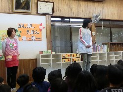 4��4���@�i����_9