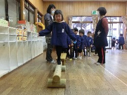 4��4���@�i����_32