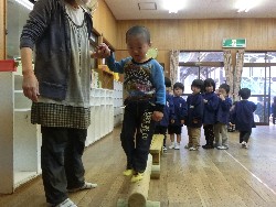 4��4���@�i����_33