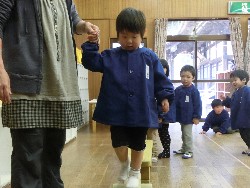 4��4���@�i����_34