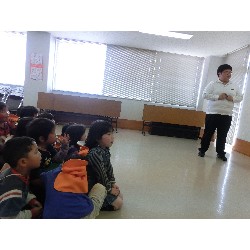 4��18���@�Ђ܂��@�T�[�r�X�Z���^�[�K��_3