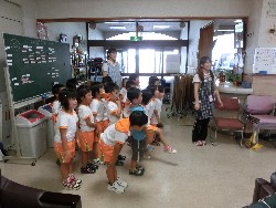 8��21���@�Ђ܂��@�ɂ��݉��K��_1