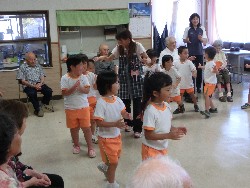 8��21���@�Ђ܂��@�ɂ��݉��K��_23