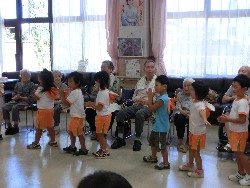 8��21���@�Ђ܂��@�ɂ��݉��K��_24