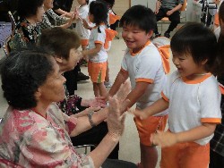 8��21���@�Ђ܂��@�ɂ��݉��K��_25