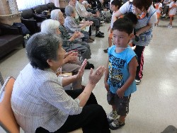 8��21���@�Ђ܂��@�ɂ��݉��K��_26