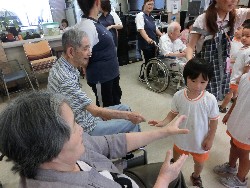 8��21���@�Ђ܂��@�ɂ��݉��K��_40