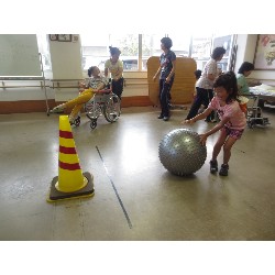 9��12���@�Ђ܂��@�T�[�r�X�Z���^�[�K��_5