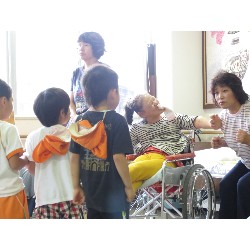 9��12���@�Ђ܂��@�T�[�r�X�Z���^�[�K��_16