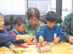 10��25���@�Ђ܂��@�ɂ��݉��K��_10