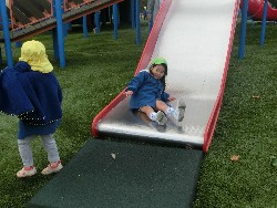 11��12���@�H�̃o�X�����A_13