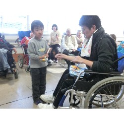 11��15���@�Ђ܂��@�T�[�r�X�Z���^�[�K��_2