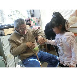 11��15���@�Ђ܂��@�T�[�r�X�Z���^�[�K��_12