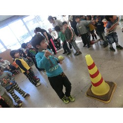 11��15���@�Ђ܂��@�T�[�r�X�Z���^�[�K��_15