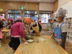 11��22���@�Ђ܂��@�N�b�L���O_3